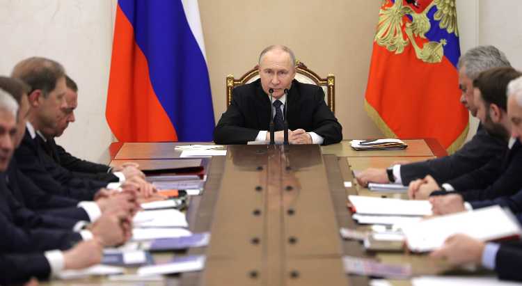 20250424-vladimir-putin-komisi-industri-militer-prod23apr2025lt